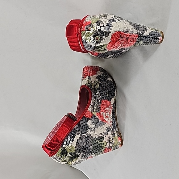 Platform Shoes - Picture 4 of 9